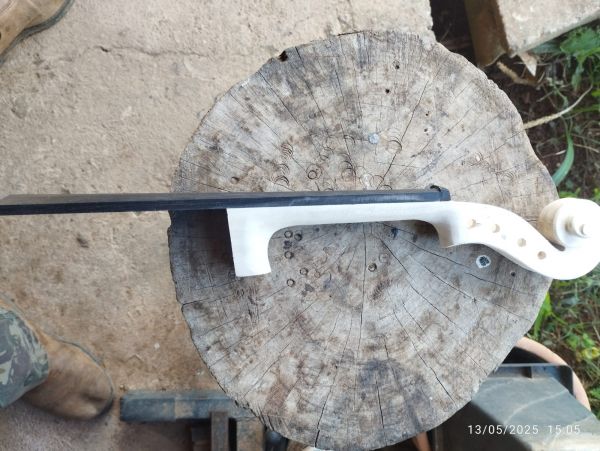 Braço semi acabado para violino 4/4 com espelho
